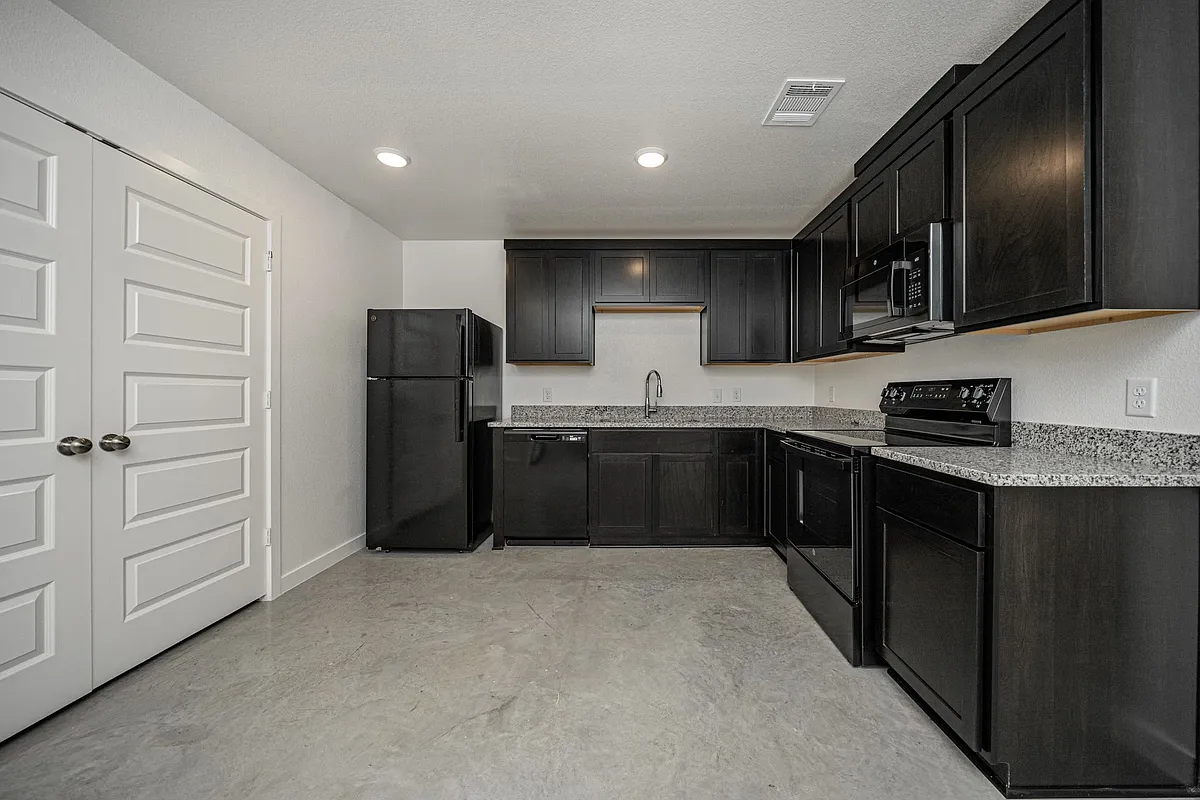 Building Photo - 1250 Croft Ln