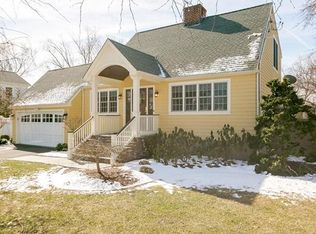 16 Craig Pl, Fairfield, CT 06824
