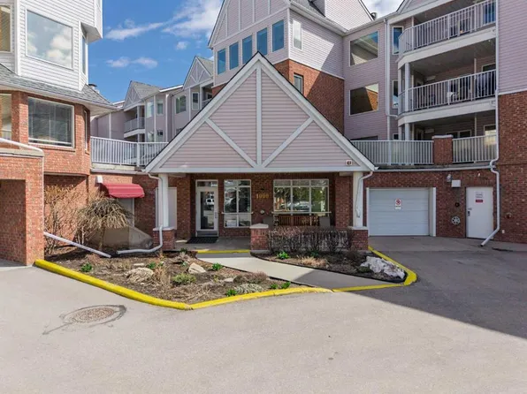 1311 W Hawksbrow Point NW #1311, Calgary, AB T3G 4C9