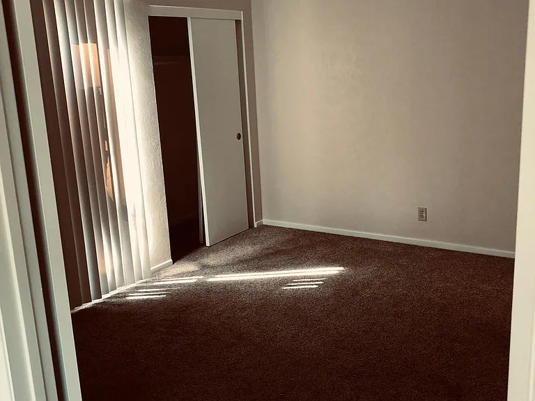 Double entry into Guest bedroom