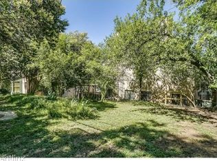 2613R McCart Ave, Fort Worth, TX 76110