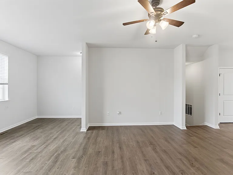 293 Magellan Dr — Photo 15