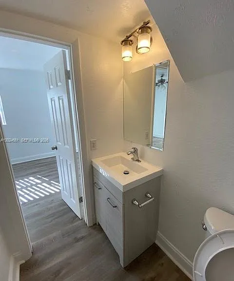 5960 NE 5th Ct #4 — Photo 8