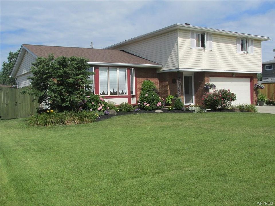1st image of 108 Monarch Dr