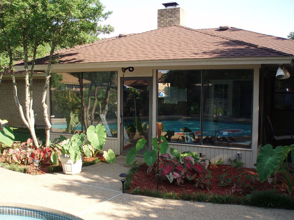 2nd image of 1416 Hall Dr