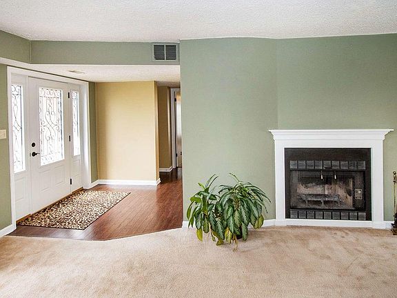 5th image of 1454 S Metro Dr