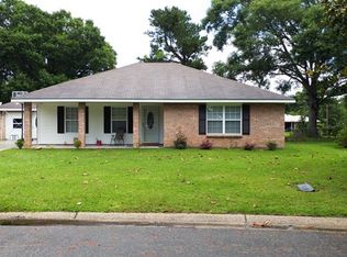 2802 Nina Dr, Picayune, MS 39466