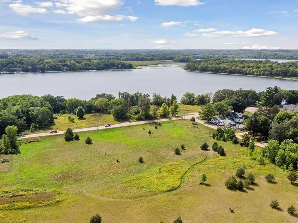 7500 Victoria Dr, Victoria, MN 55386