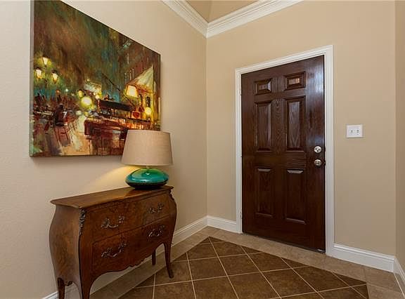 5th image of 2704 Clarendon Dr