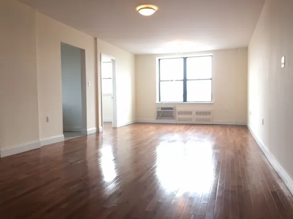 346 East 29th Street image 1 of 8