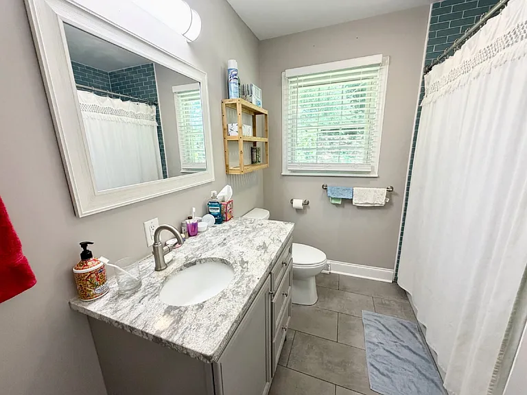 214 Holly Ave — Photo 9