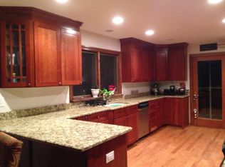 W308N5577 Windrise Cir, Hartland, WI 53029