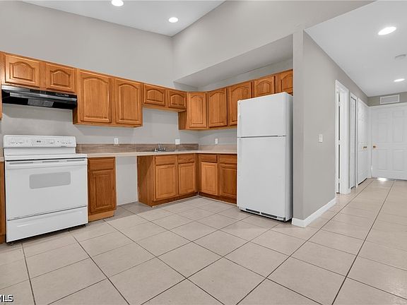 4th image of 1120/1122 Gordon Ave S