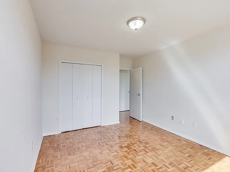 32 Clayland Dr — Photo 18