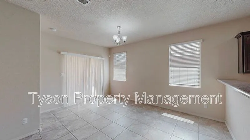 3 bed, 2.0 bath, 1434 sqft, $2,200 — Photo 4