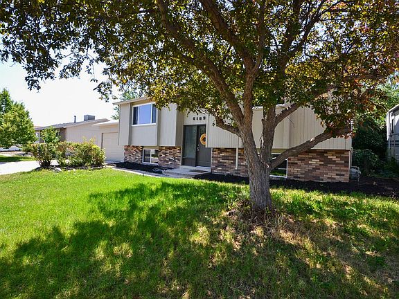 2nd image of 6109 W Brook Hollow Dr