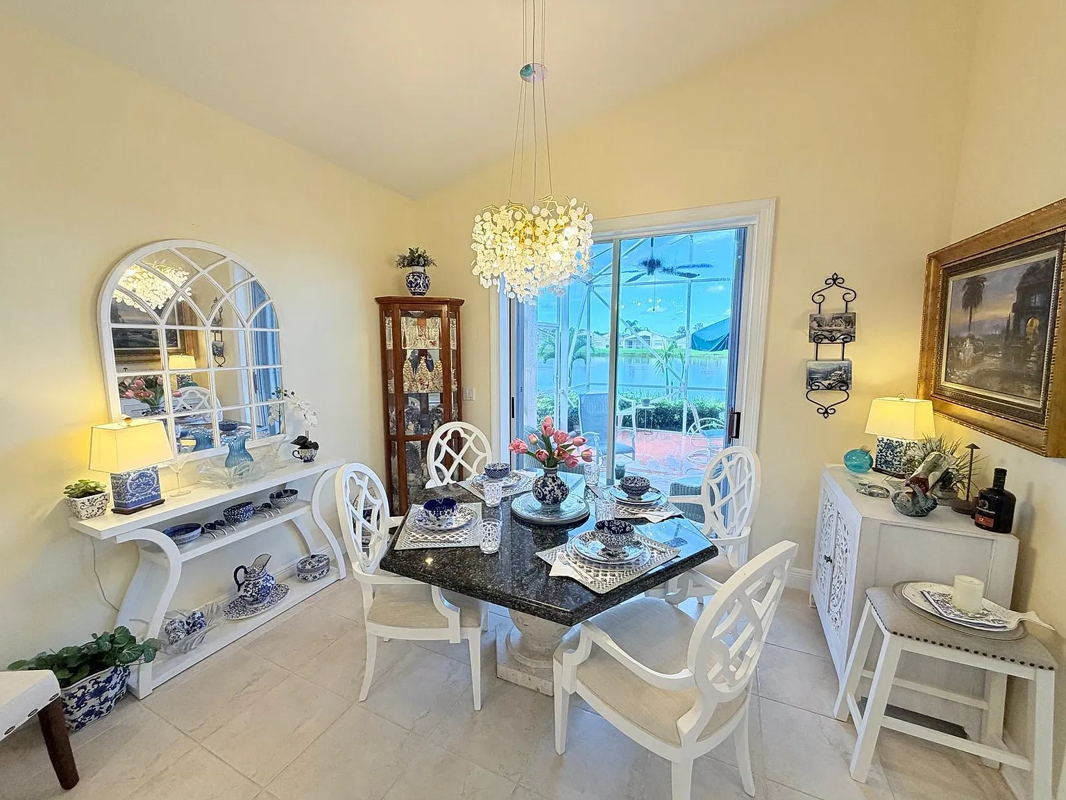 2 bed, 2.0 bath, 1661 sqft, $3,599 — Photo 4