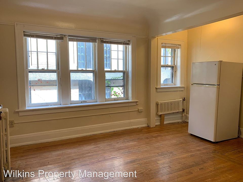 1st image of 1315 N Cass St APT 204