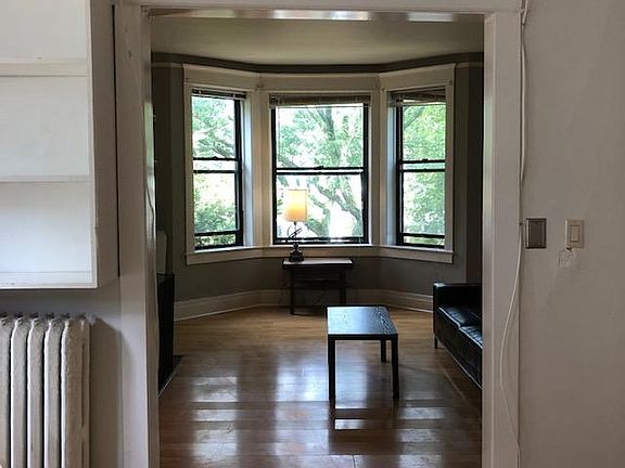 2nd image of 822 Hamlin St Unit 2W