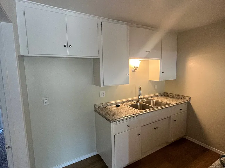VILLA SANTA FE APARTMENTS — Photo 14
