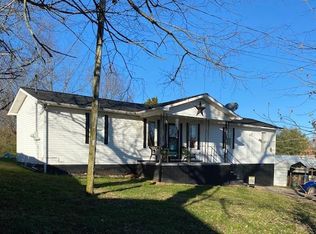 114 Clinton St, Albany, KY 42602
