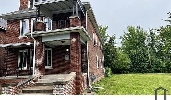 3 bed, 1336 sqft, $1,375 — Photo 2