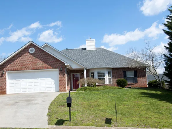 1318 Treyvista Ct, Maryville, TN 37803