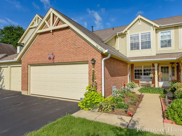 30W006 Penny Ln, Warrenville, IL 60555