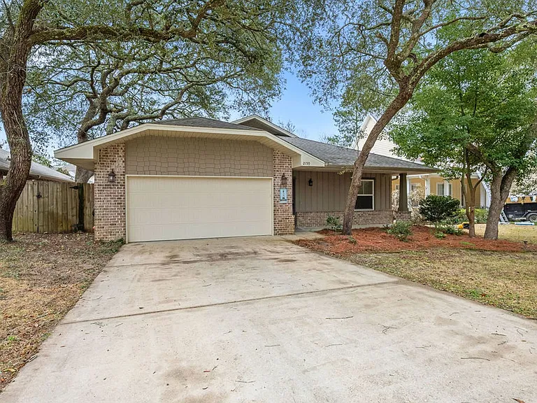 2159 Bayshore Dr — Photo 2
