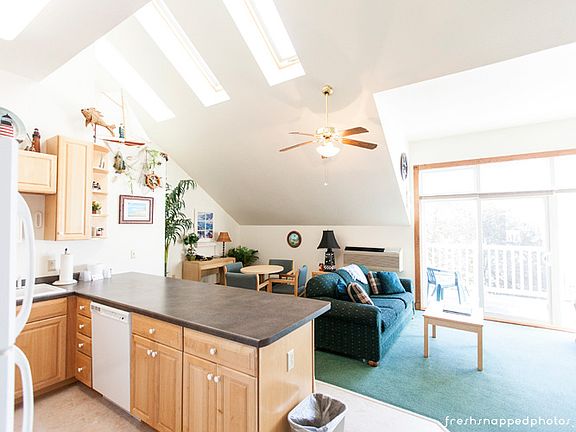 3rd image of 281 Victorian Village Dr APT 32