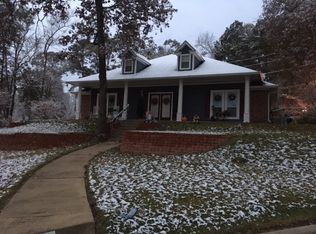 1858 Camellia Dr, Huntsville, TX 77340