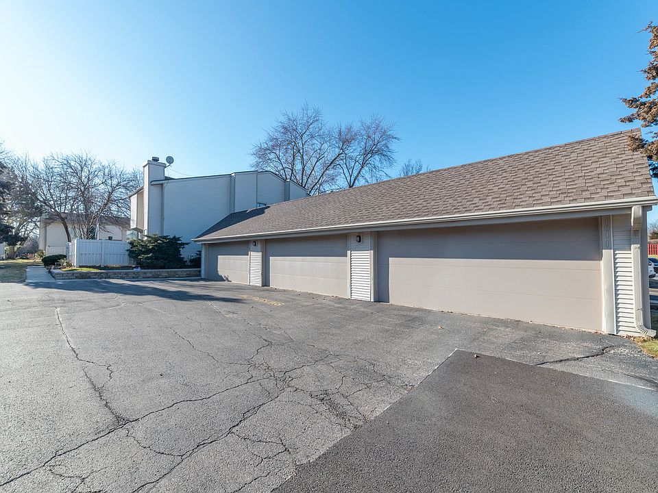 1st image of 1013 Emerald Dr #1013