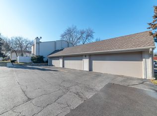1013 Emerald Dr #1013, Schaumburg, IL 60173