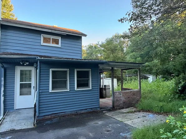 26 Howard St, Larksville, PA 18704