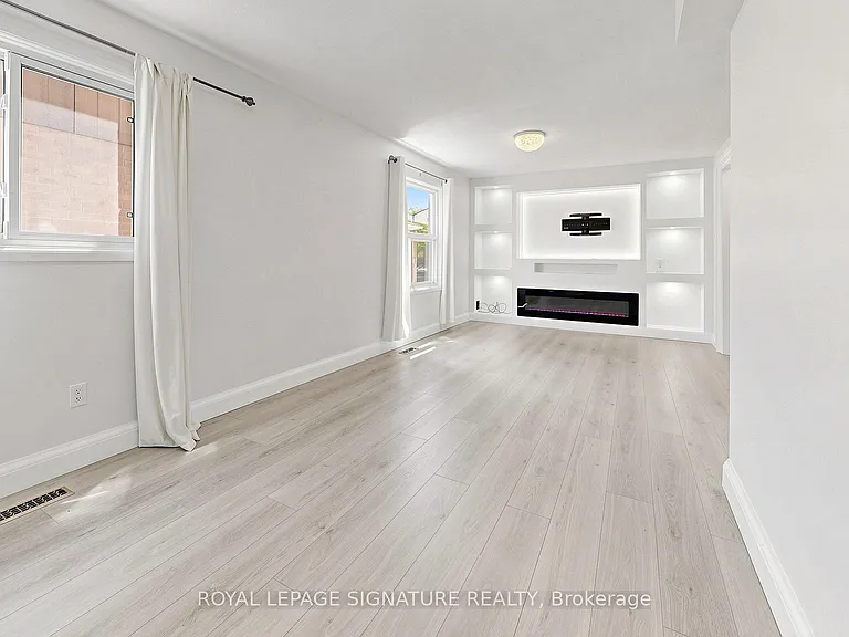1634 Fairfield Cres #MAIN — Photo 5