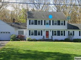 31 Bowling Green Dr, North Haven, CT 06473
