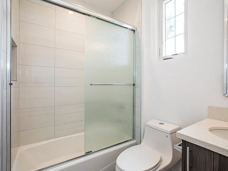 1029 Melrose Ave #104 — Photo 28
