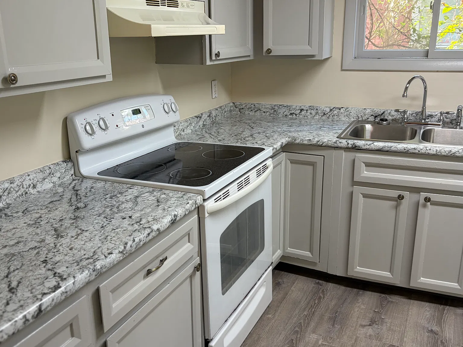 4 bed, 1705 sqft, $1,350 — Photo 1