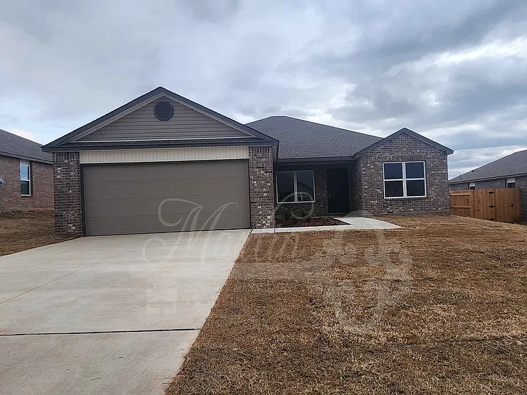 1407 Ellie Ct — Photo 1