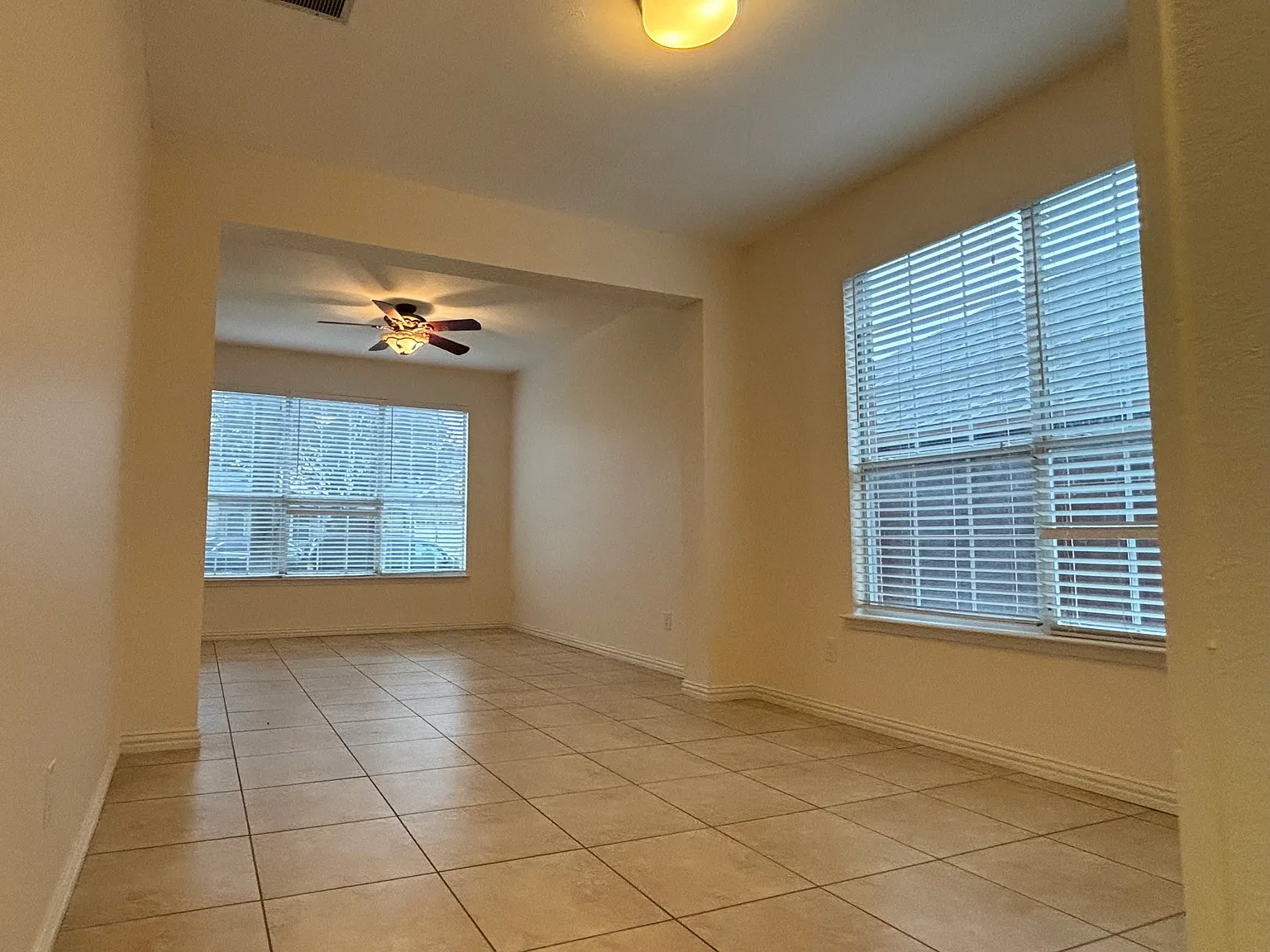 3 bed, 2.5 bath, 2225 sqft, $2,200 — Photo 4