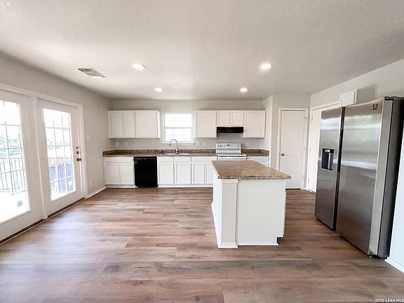 2nd image of 815 GRANTS CYN