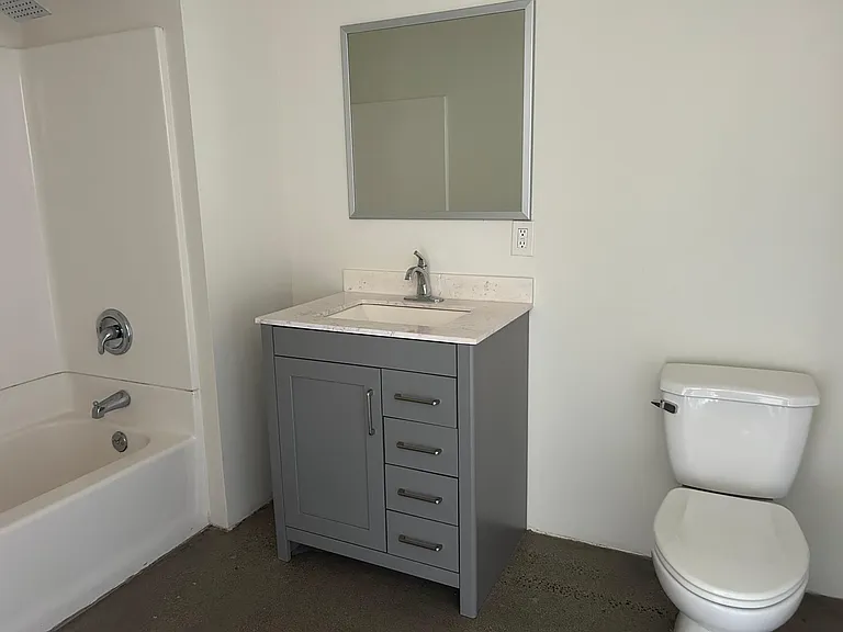 2404 Wilshire Blvd #7E — Photo 7