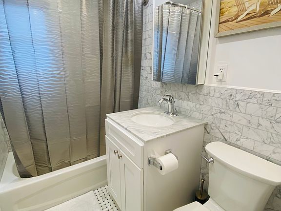 5th image of 330 E Broadway APT 105