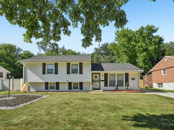 151 E Maple Dr, Glenwood, IL 60425