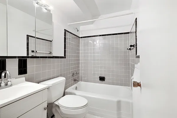 Rented by Oxford Property Group | media 24