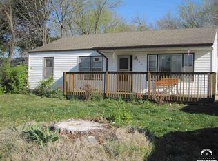 934 E 19th St, Lawrence, KS 66046