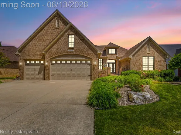 53146 Michael Dr, Chesterfield, MI 48047