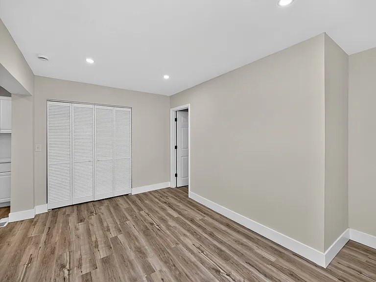 861 W Galbraith Rd — Photo 15