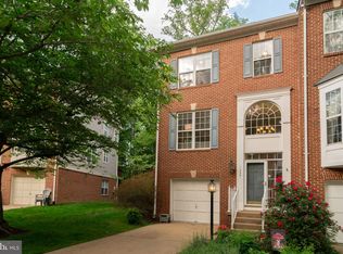 1235 Wild Hawthorn Way, Reston, VA 20194
