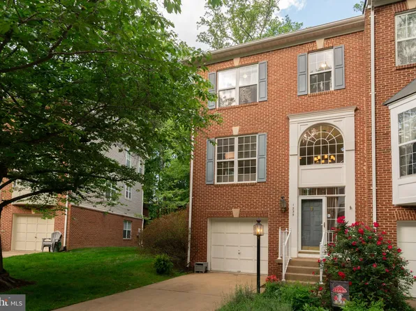 1235 Wild Hawthorn Way, Reston, VA 20194